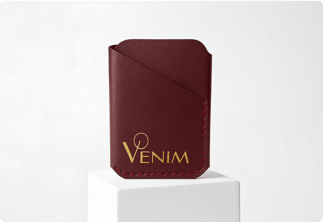 Фирменный картхолдер